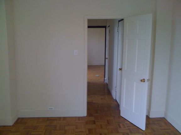 3rd image of 154 W 71st St