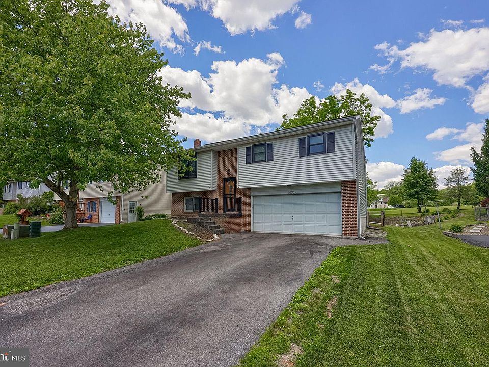 1st image of 1070 Holly Ln