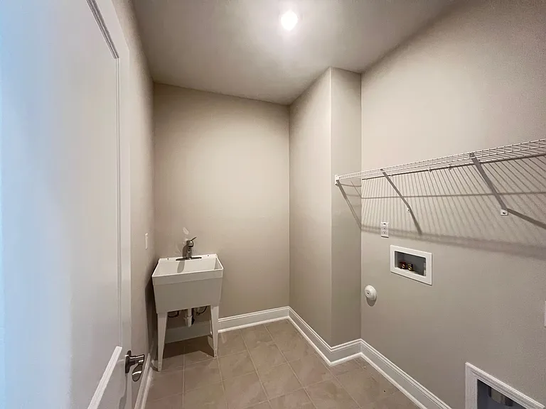 247A Circle City Way — Photo 19