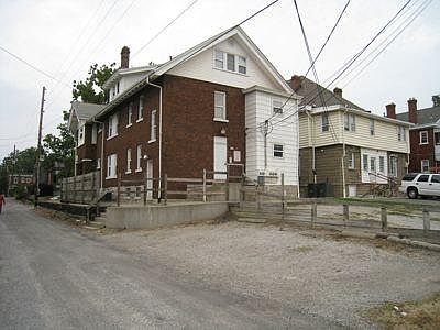 4th image of 295 E 17th Ave