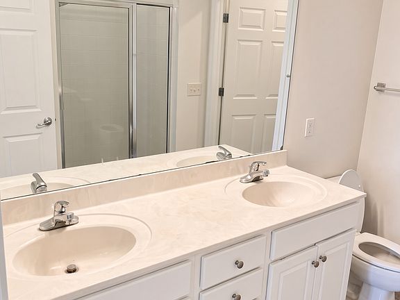 5th image of 1364 Orchard Cir