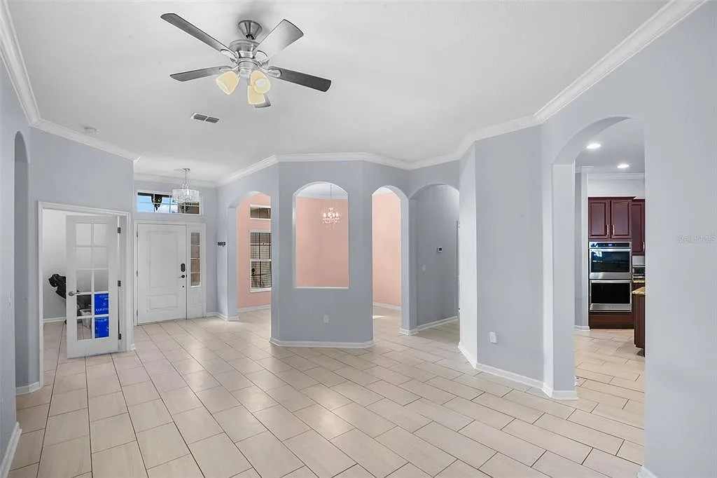 5 bed, 3.0 bath, 3485 sqft, $3,900 — Photo 4