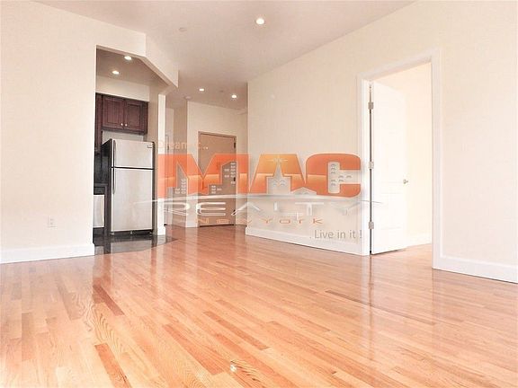 4th image of 30-49 29th St #2FF