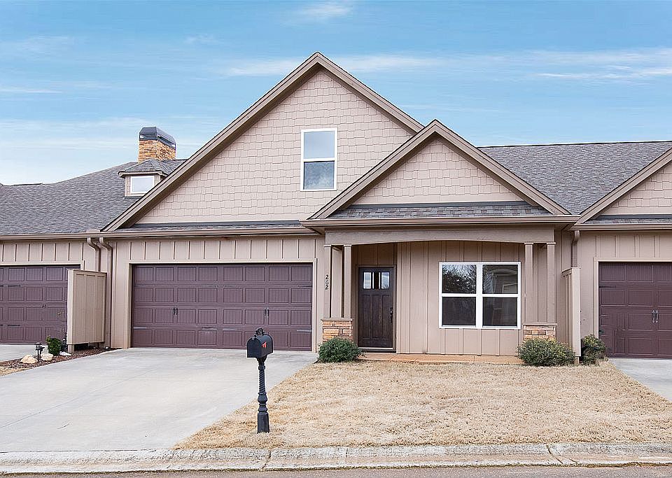 1st image of 262 Village Dr