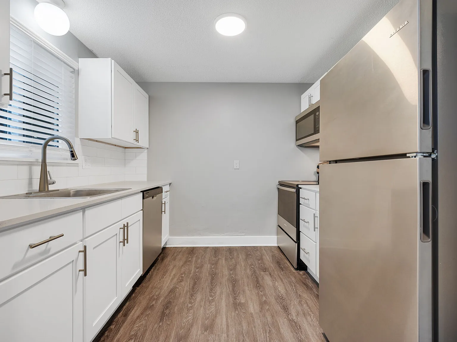 North Dohr Apartments — Photo 1
