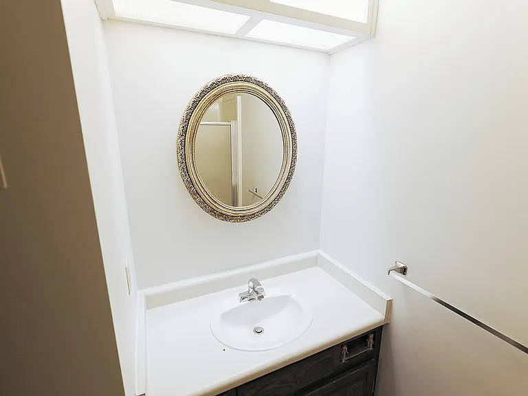 1110 F St #5 — Photo 30