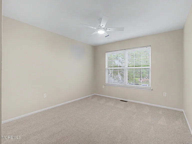77 Picket Pl — Photo 22