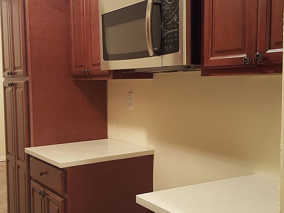4th image of 657 E 21st St APT 3C