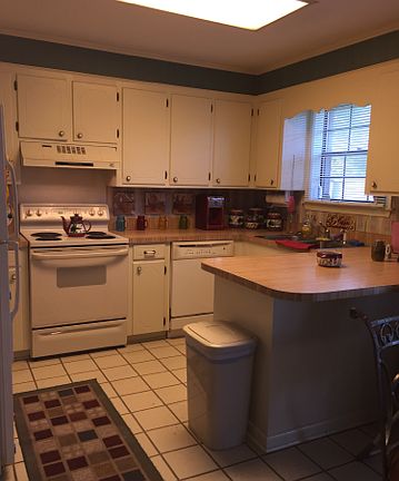 3rd image of 70 Sunnybrook Cir
