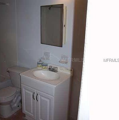 4th image of 1409 E Poinsettia Ave