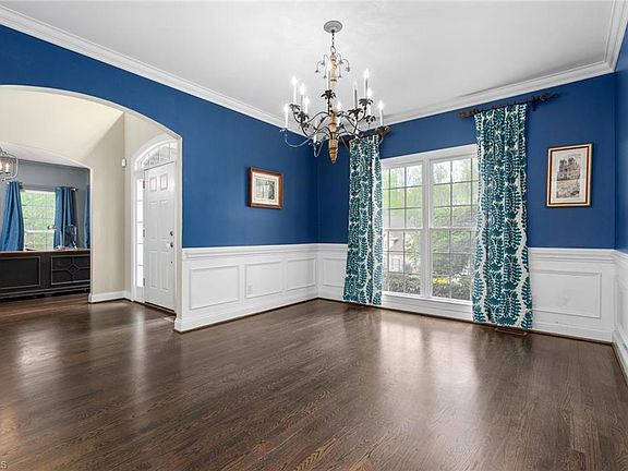 5th image of 8238 Ipswich Ct