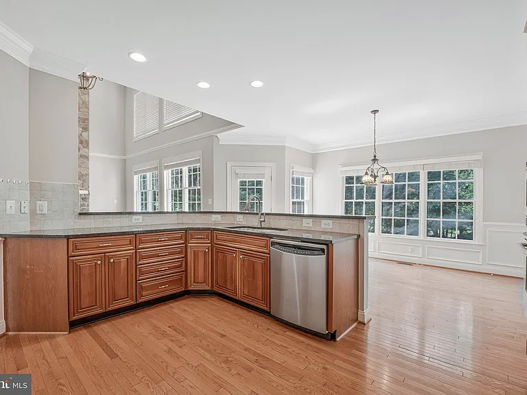 5834 Seven Pines Ct — Photo 14