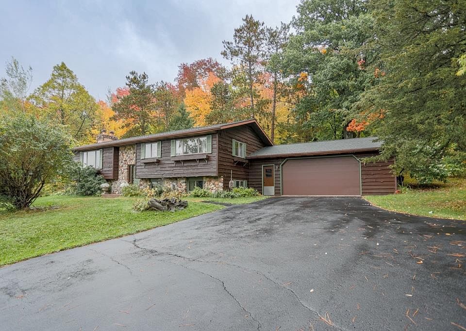 1st image of 222675 WOODBINE LANE