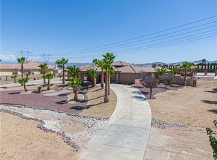 12425 Farmington St, Oak Hills, CA 92344