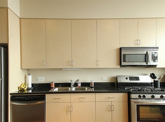 5th image of 1720 S Michigan Ave APT 3107