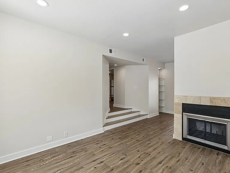 3901 Travis St #100 — Photo 5