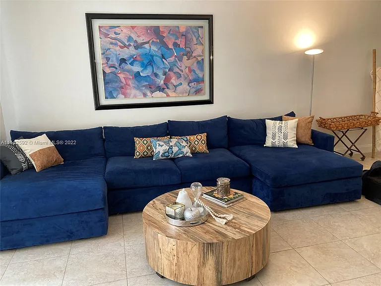 5161 Collins Ave #210 — Photo 7