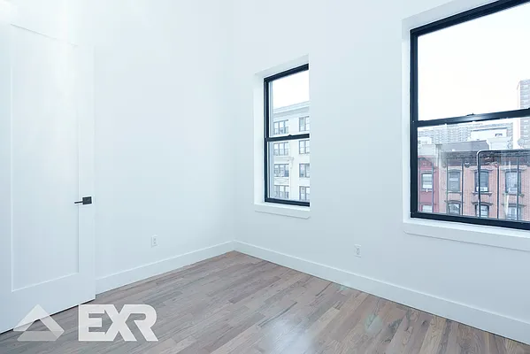 Rented by EXR | media 16