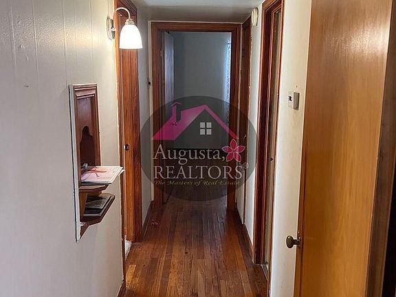3rd image of 1623 Woodruff Ln