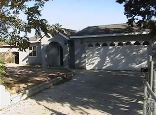 16322 Pine St, Hesperia, CA 92345