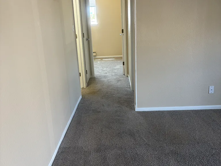 Sierra Madre Apartments — Photo 4