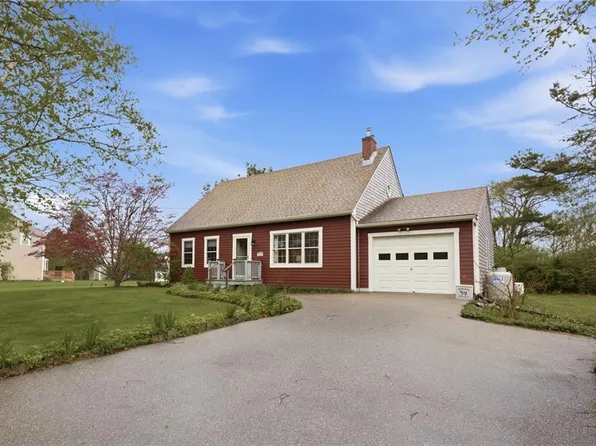 14 Barton Ln, Middletown, RI 02842