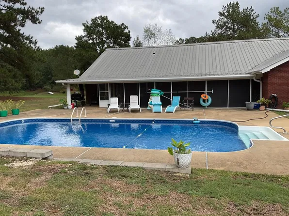 1696 S Gravel Hill Rd, Luverne, AL 36049