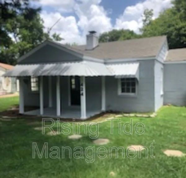 424 E Shawnee Dr — Photo 1
