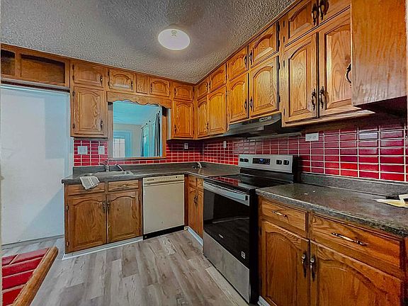 5th image of 2102 Virginia Blvd NW