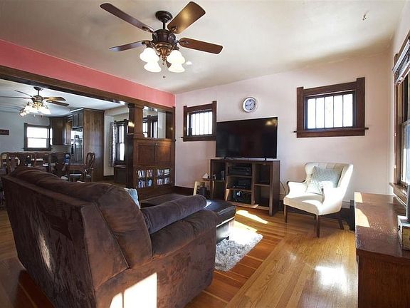 3rd image of 1319 Sheridan St