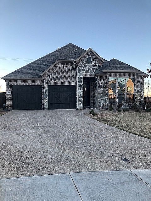 1st image of 405 Lilly Ct