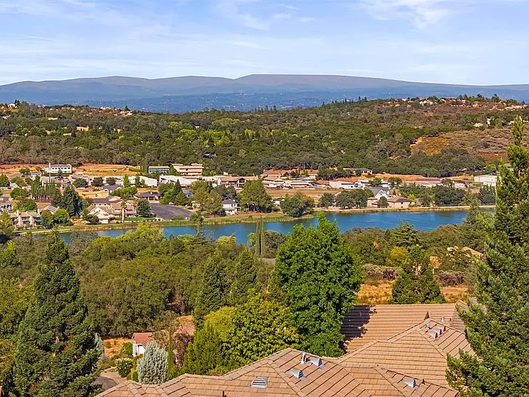 4066 Plateau Cir — Photo 20