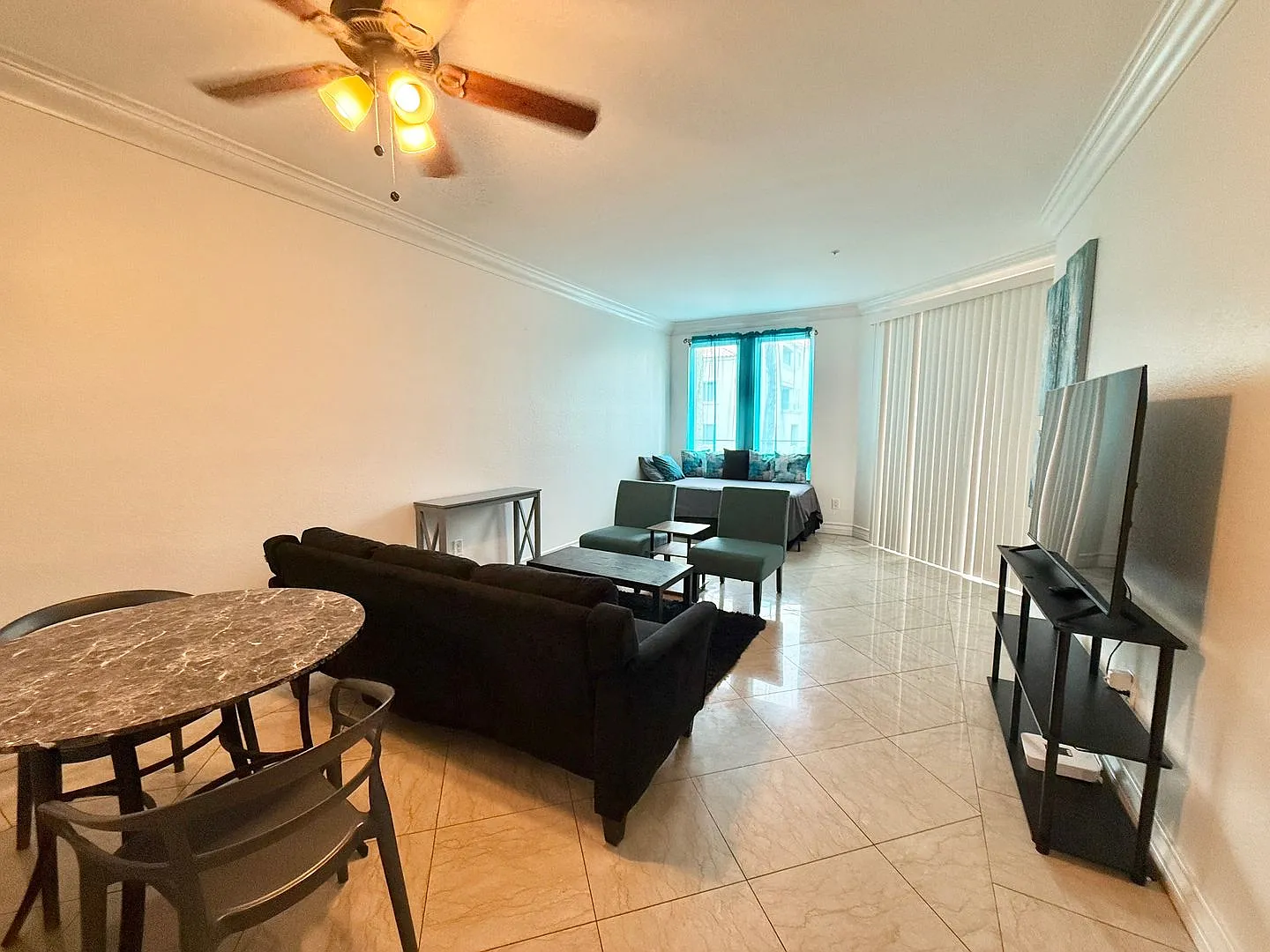 Meridian Luxury Condo. 1 Bd 1 Ba, Utilities & Internet Service are included in advertised rental ... — Photo 2