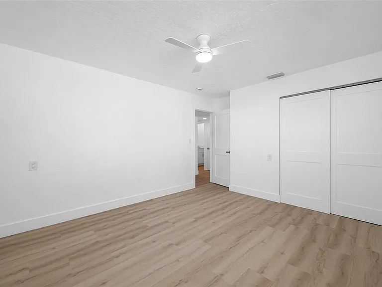 7930 Causeway Blvd S — Photo 33