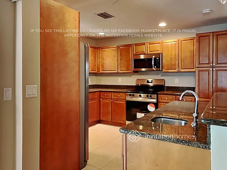 461 NE 1st St #11 — Photo 7