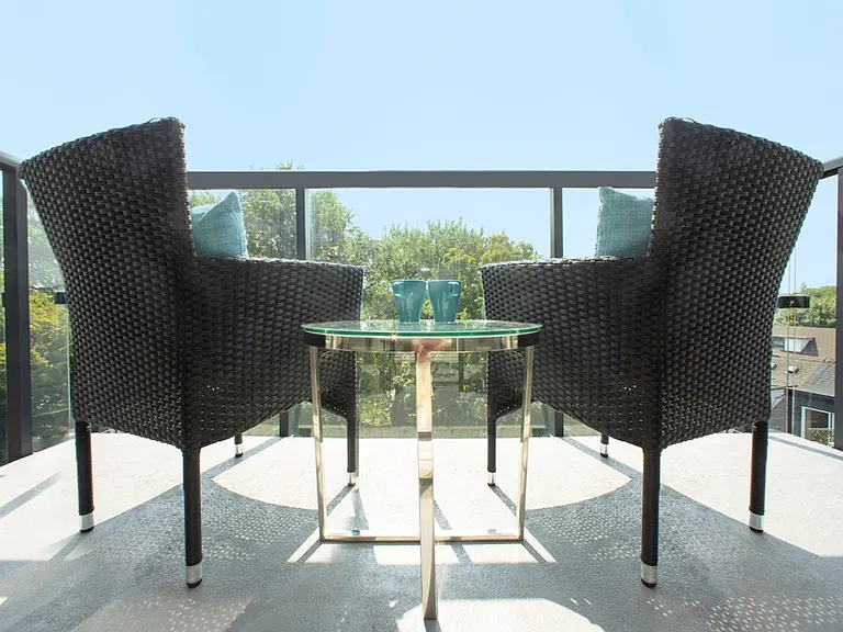 3385 Dundas St W — Photo 20