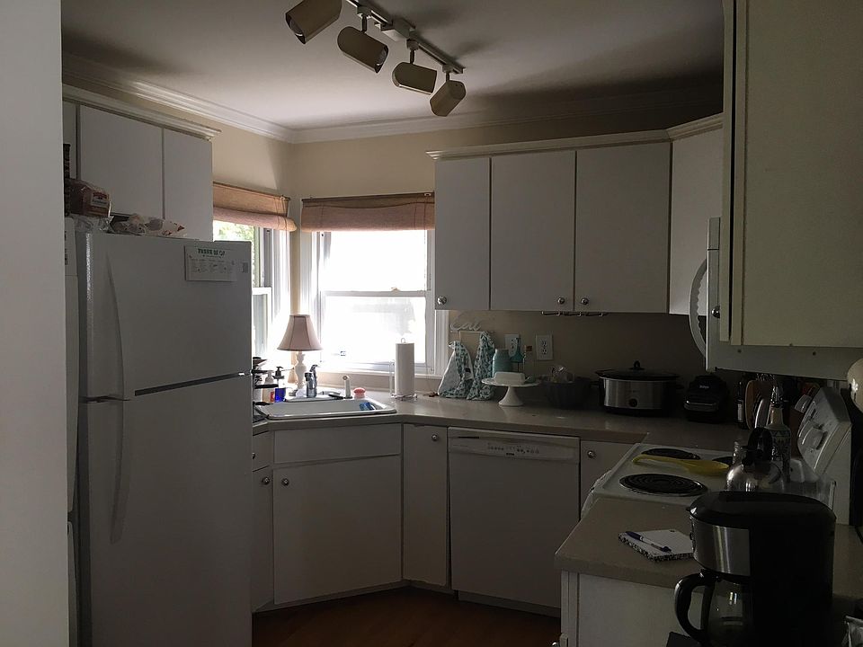 2nd image of 2128 Floral Ave