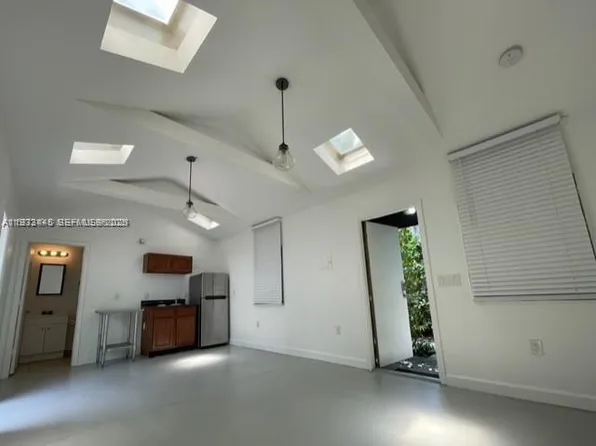 118 NW 24th St APT 6, Miami, FL 33127