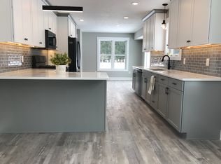 15067 Cranberry Ln, Cedar Springs, MI 49319