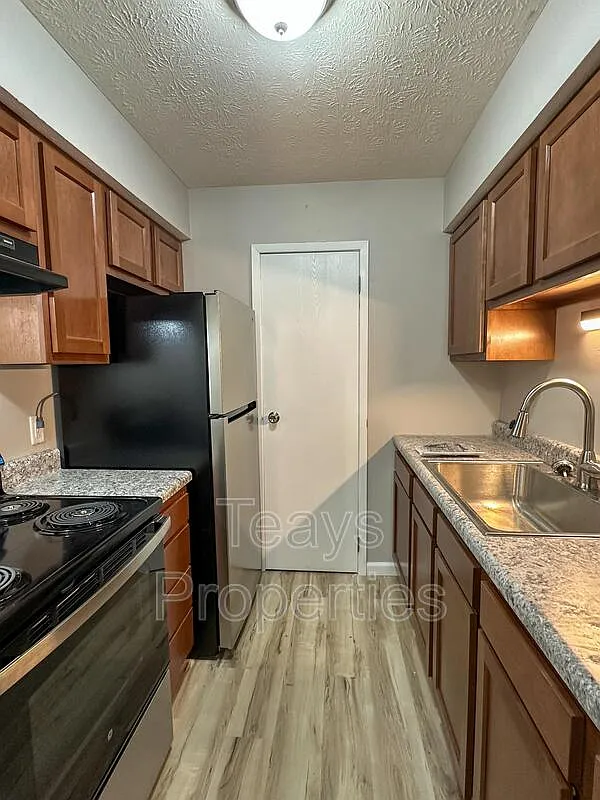 1 bed, 1.0 bath, $800 — Photo 4
