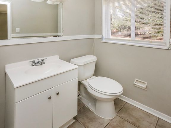 2nd image of 3163 Oak Forest Dr