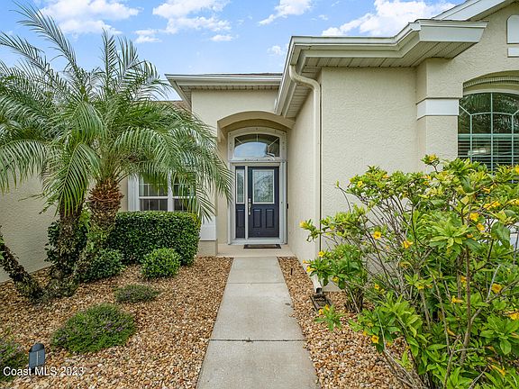 2nd image of 4015 Estancia Way