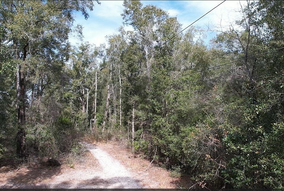 2nd image of 856 SW Horseshoe Loop