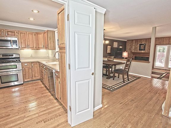 3rd image of 12534 N Lake Ct
