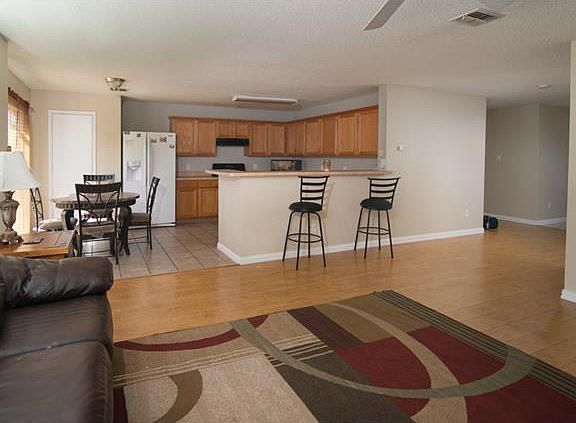 5th image of 906 Gillon Dr
