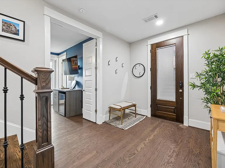 2913 Hicks St — Photo 8