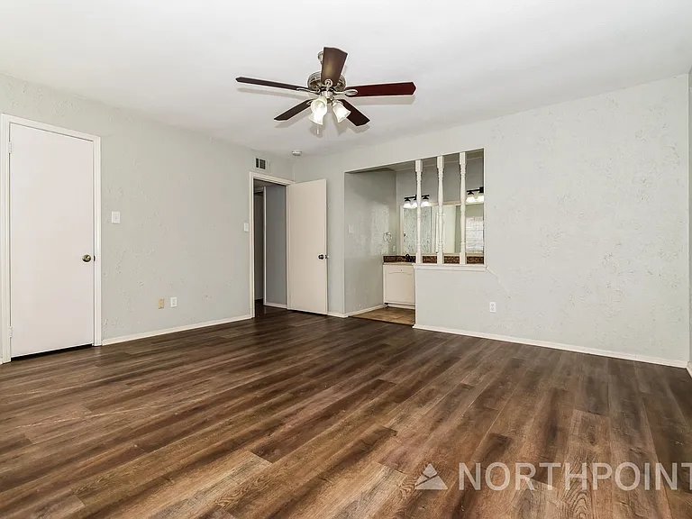 6113 Denver St — Photo 9