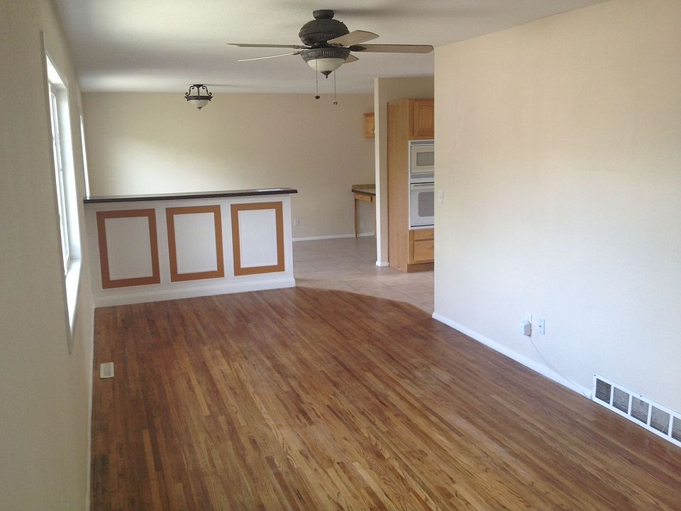 Living room with the bar area