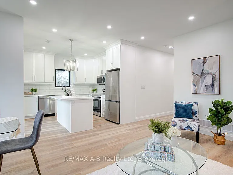 312 Forman Ave — Photo 9