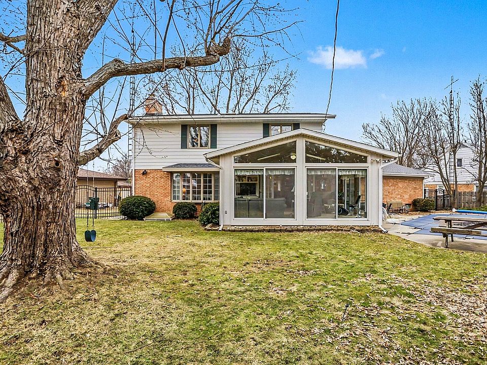 1st image of 422 Briar Ct